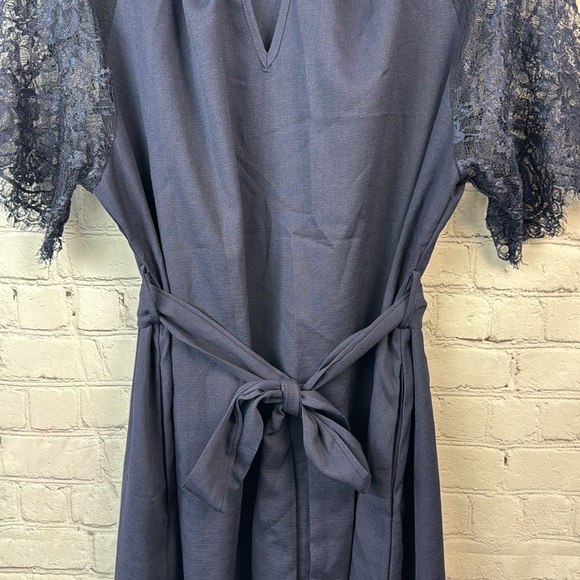 BloomChic Navy Keyhole Lace Sleeve Belted Pocket Dress Size 12 Large - Picture 5 of 7